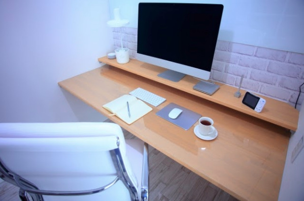 在宅勤務の机や椅子でおすすめは？快適に仕事ができる環境・適切な高さ・安い机と椅子をご紹介！